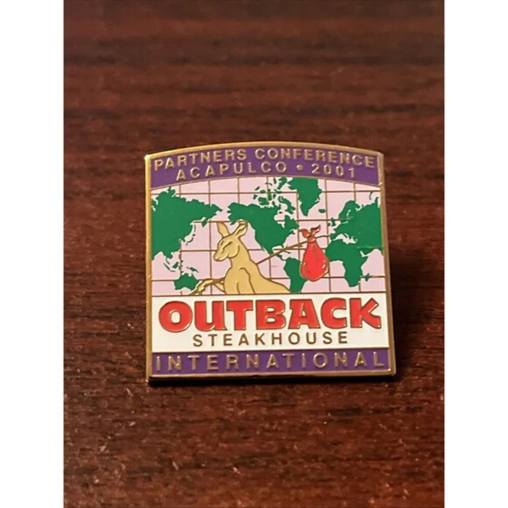 Outback Steakhouse Acapulco Annual Partners Conference‎ 2001 Kangaroo Lapel Pin